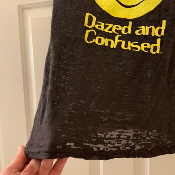 HOT TOPIC DAZED AND CONFUSED smilie face t-shirt - Picture 2 of 3